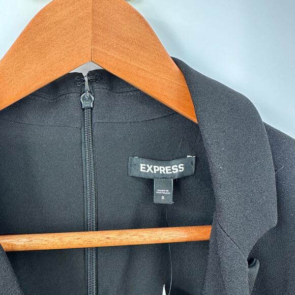 EXPRESS NWT Black Collared V-Neck Jumpsuit // 8 - Picture 10 of 13